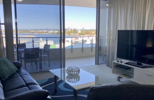 Caloundra Apartment | Amazing Views, Walk Everywhere!