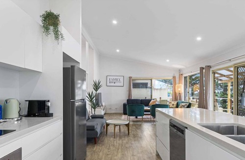 Blue Bay House | Amazing Water-Front Family Escape - Blue Bay