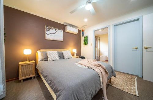 Seacombe Gardens House | Amazon at Seacombe Gardens - Vibrant Family Oasis