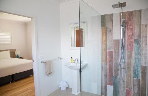Narooma Hotel | Amooran Oceanside Apartments and Motel