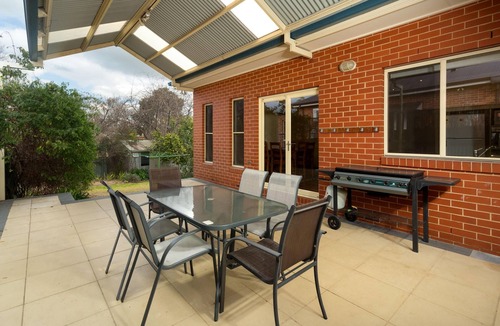 East Albury House | Ampleforth East- spacious and stunning, parking and wifi! - Spacious four bedroom home