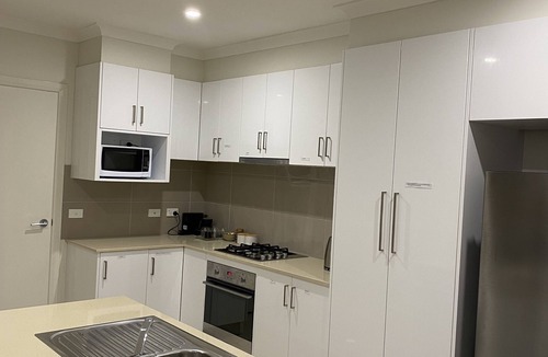 Scullin House | An immaculate 3 bedroom modern house, all to yourself