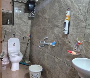 Pardi Apartment | Anand Home Stays
