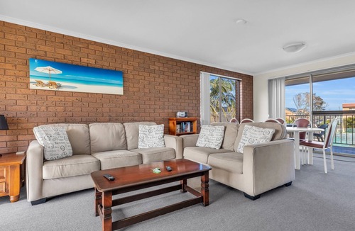 Merimbula House | Anchor Bell Apartments: Townhouse sleeps 5