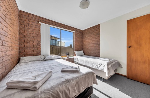 Merimbula House | Anchor Bell Apartments: Townhouse sleeps 5