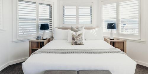 Corlette Hotel | Anchorage Port Stephens