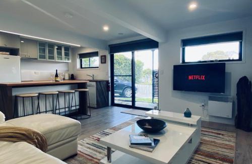 Coles Bay House | Angasi