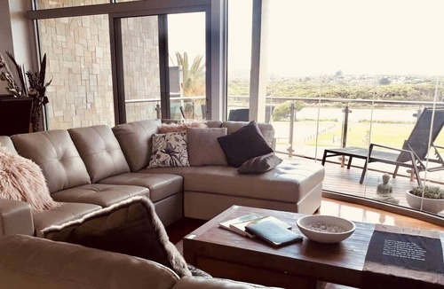 Anglesea House | Anglesea Riverside Apartment Three bedroom with balcony views.