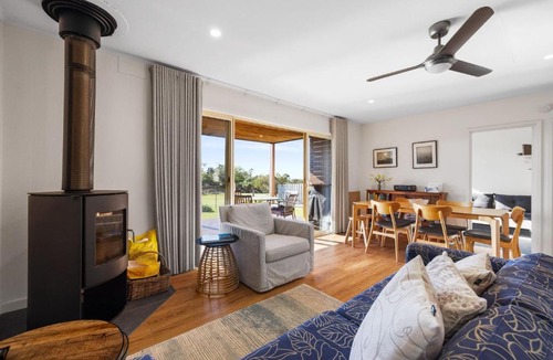 Ventnor House | Anmere Cottage