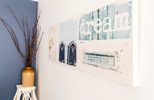 Corlette Bed & Breakfast | Anne's Waterfront Haven B&B