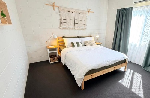 Miles End Apartment | Another 'Your Place on Davidson!'