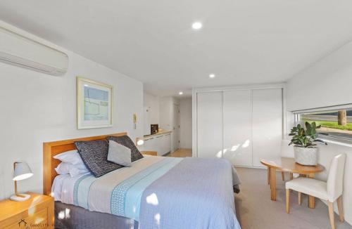 Apollo Bay Apartment | Apollo Blue Oceanview Unit 1- B Free WIFI