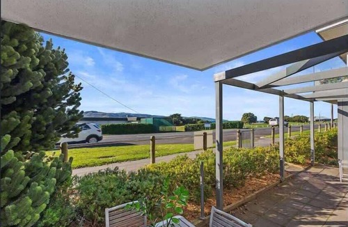 Apollo Bay Apartment | Apollo opposite Ocean ~Studio Apartment Free Wi-Fi