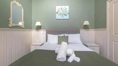 Apollo Bay Apartment | Apple Tree Cottage - Charming Coastal Getaway