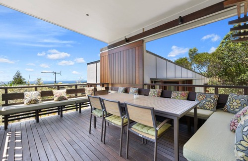 Point Lookout House | Architect designed luxury with views and walking distance to beach.