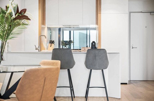 Collingwood Apartment | Architectural charm in uber-hip Collingwood!