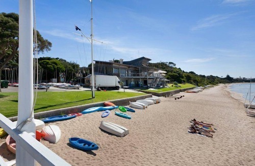 Portsea House | Architectural masterpiece, luxurious pool and entertaining area (sleeps 8)