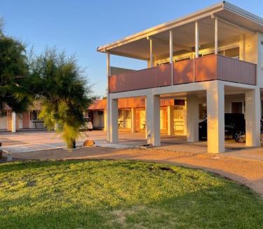 Burrill Lake Hotel | Archy's on the Lake