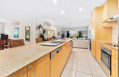 Clifton Beach Apartment | Arlington Apartments
