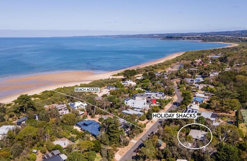 Somers House | Arlo Beach House - Beachside, Pet Friendly, Fireplace