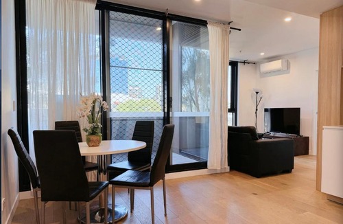 Box Hill Apartment | Arnold Box Hill - Modern 2bed Apartment