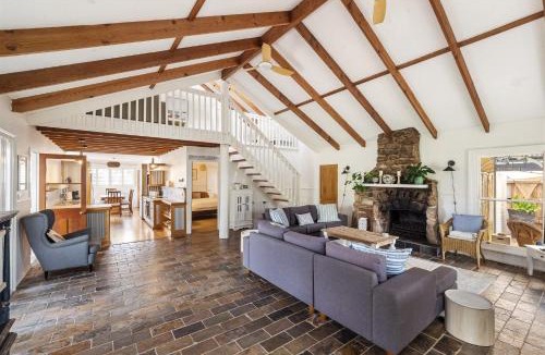 Prevelly House | Aroha - Character Filled Coastal Home in Prevelly