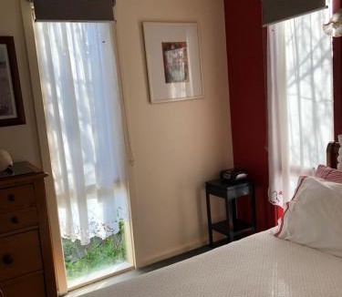 Torquay Bed & Breakfast | At the Gallery