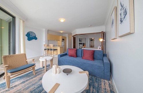 Airlie Beach Hotel | at Water's Edge Resort