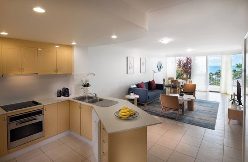 Airlie Beach Hotel | at Water's Edge Resort
