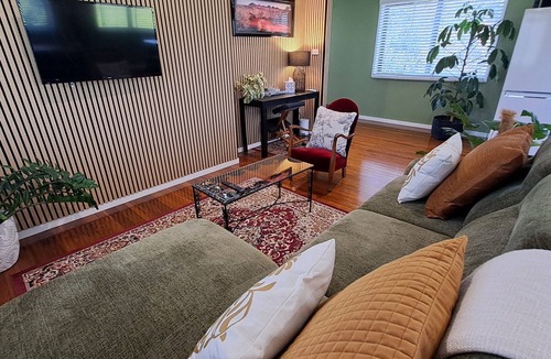 Atherton Apartment | Atherton Apartment with Views and Breakfast Hamper