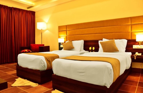 Athirapally Hotel | Athirapilly Green Trees