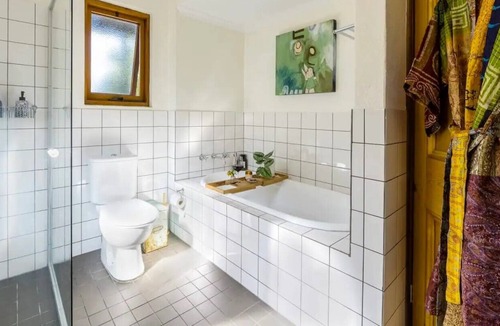 Hay Valley House | Tranquil 3BR, 2BA house in Hay Valley: your peaceful escape awaits!