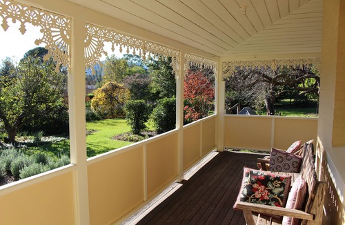Kangaroo Valley Cottage | Auntie Eileen's Cottage -A gentle farm experience just a stroll from the village