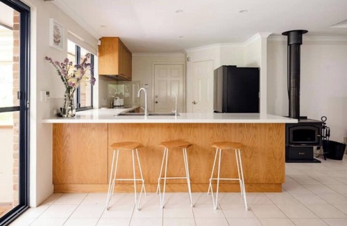 Yallingup House | Autumn Rise: spacious home + generous alfresco + beautiful native gardens