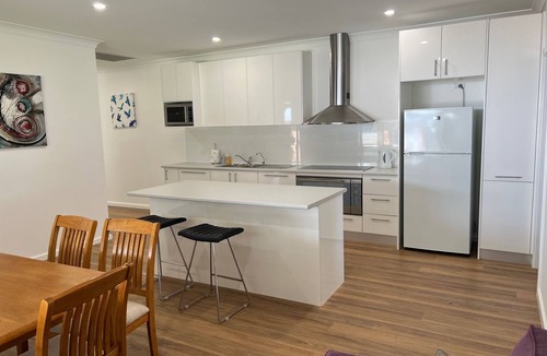 Thornton Villa | AVALON REST THORNTONn2 Bedroom Apartment in Tranquil Location