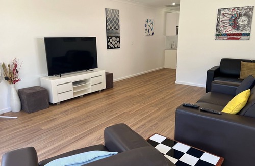 Thornton Villa | AVALON REST THORNTONn2 Bedroom Apartment in Tranquil Location