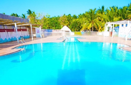 Bommayapalayam Apartment | AVM Paalm Meadows Resort Deluxe Room