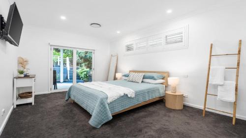 Avoca Beach House | Avoca Beach - The Round Drive