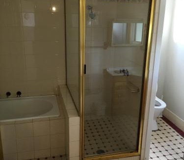 Broken Hill House | Away Cottages Broken Hill
