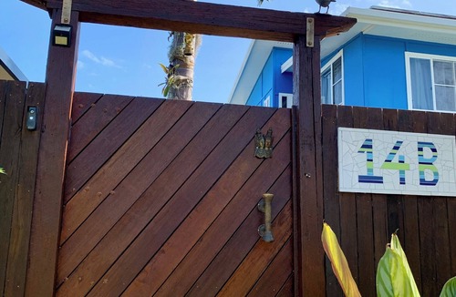 Dicky Beach House | Awesomely Unique & Fun Beach House with Self Contained Unit