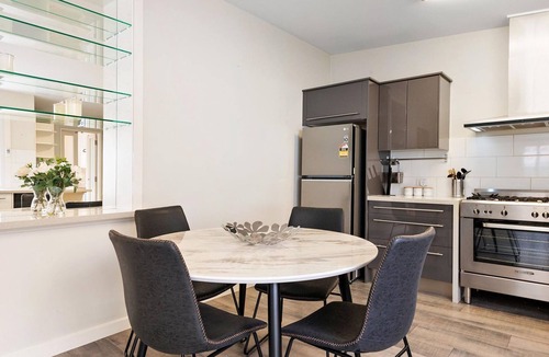 Adelaide Central Business District House | Azami - Charming Gilbert Cottage
