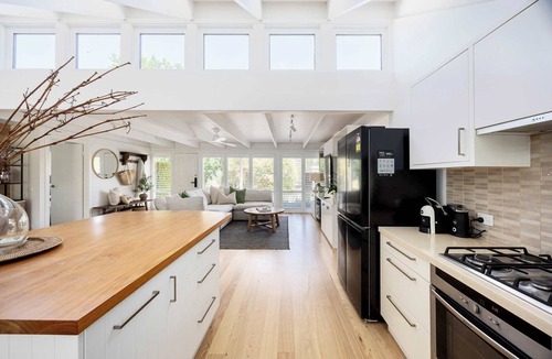Balnarring House | Azure Allure | 10 Min Walk to Balnarring Village