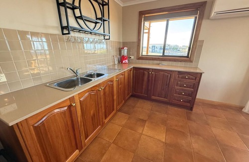 Melville House | B & B on Yorkes- 2 storey holiday home. Free Wifi, off peak special available