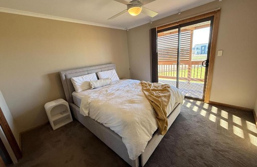 Melville House | B & B on Yorkes