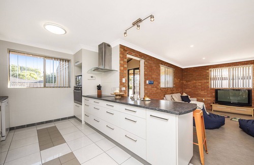 Lancelin House | Back Beach Bungalow - Great Family Getaway