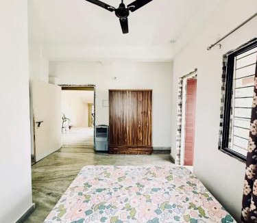 Siliguri Hostel | Backpackers Bunkhouse Siliguri