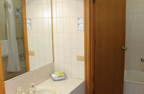 Bakery Hill Hotel | Bakery Hill Motel