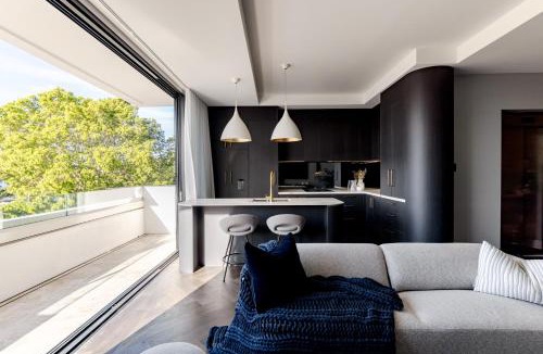 Newcastle Apartment | Balmoral on Scott - Harbour Front Perfection