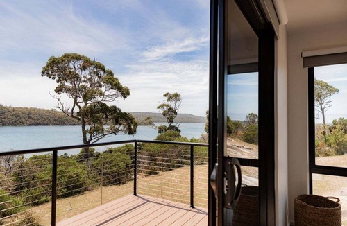 Akaroa House | Bambara | Luxury Beachfront Escape Private Path