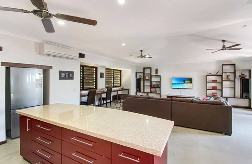 Horseshoe Bay House | Banyak Villa